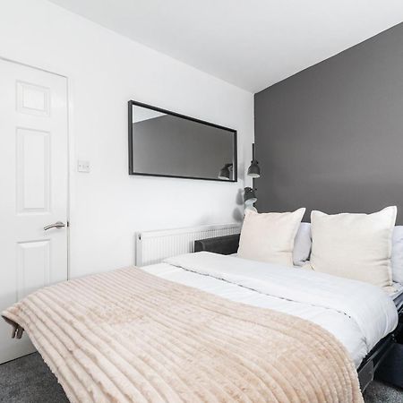 Stylish Studio Apt In Leeds Лийдс Екстериор снимка